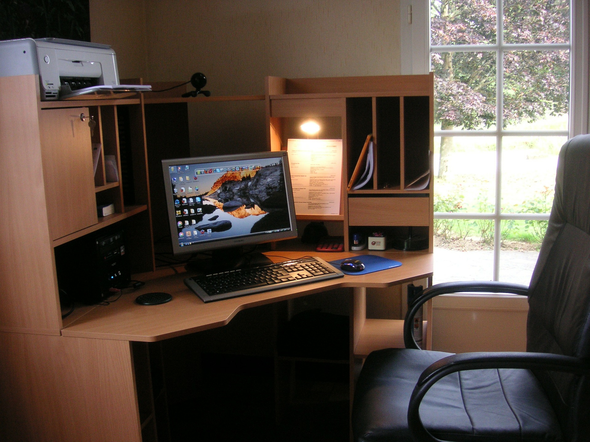 setup of a workspace in a home for remote work without distractions